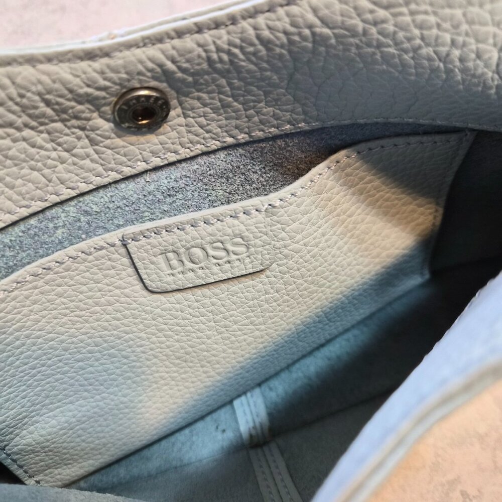 Hugo Boss Handbag - Picture 2 of 3